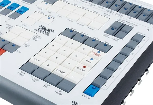 Avolites TITAN MOBILE DMX Işık Kontrol Masası