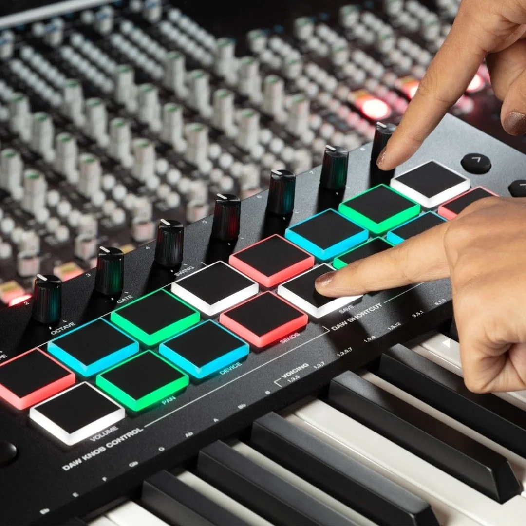 M-Audio Oxygen Pro 25 25 tuş, Yarı-ağır tuşe profesyonel USB/MIDI controller - Yeni nesil