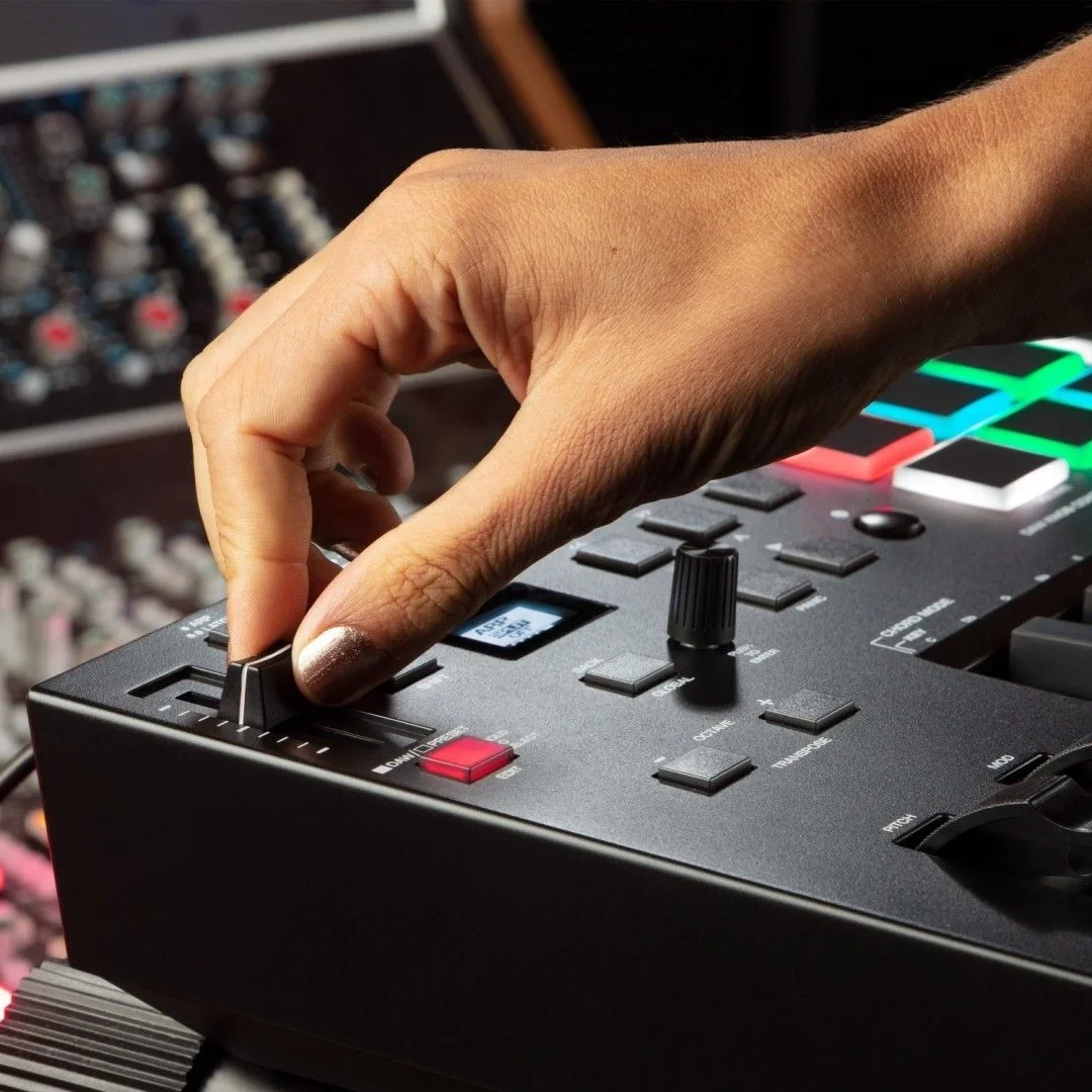 M-Audio Oxygen Pro 25 25 tuş, Yarı-ağır tuşe profesyonel USB/MIDI controller - Yeni nesil