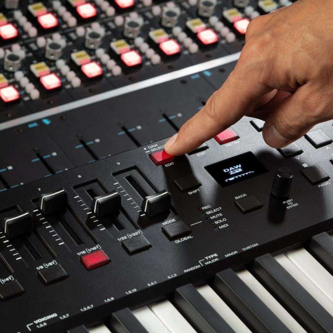 M-Audio Oxygen Pro 61 61 tuş, Yarı-ağır tuşe profesyonel USB/MIDI controller - Yeni nesil