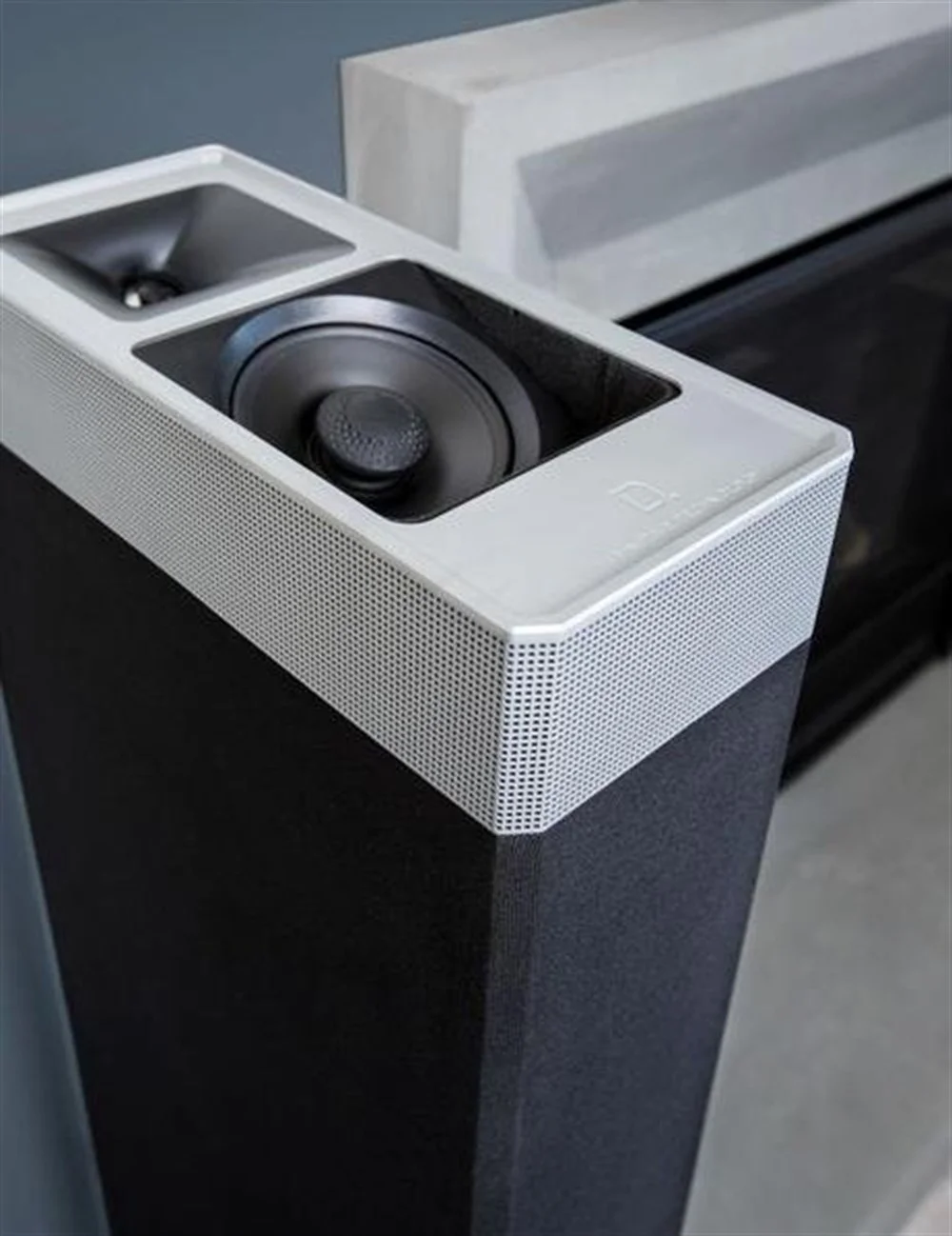 Definitive Bp9080 Bipolar Dolby Atmos hiFi Kule Hoparlör