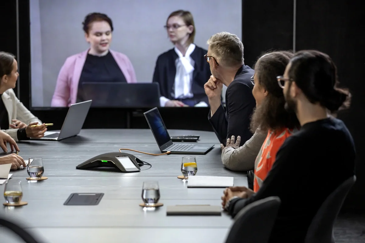 Konftel C50800 Hybrid PTZ Kameralı Video Konferans Sistemi, Büyük toplantılar için, 1080p görüntü, 72.5° görüntü açısı, 20+ katılımcı desteği