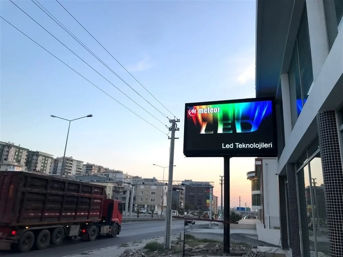 Metex Led Ekran Seti P10 Outdoor 500x300cm (2.EL Sadece paneller satılıktır)
