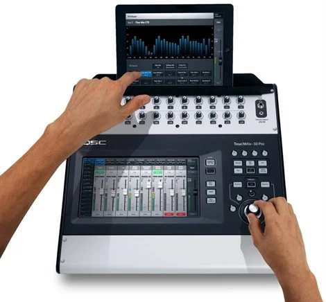 QSC TOUCHMIX-30 PRO 32 Giriş 16 Çıkış Dijtal Mikser
