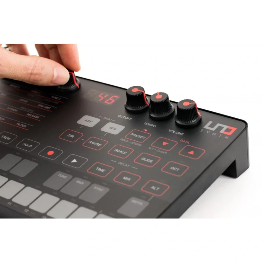 IK MULTIMEDIA UNO-SYNTH / Ses Modülü