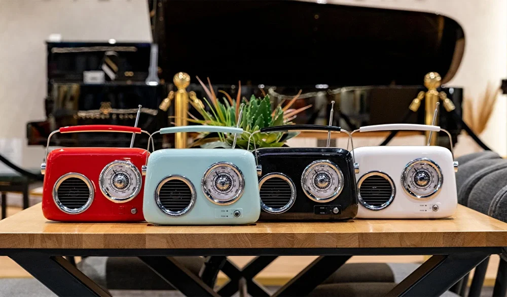 KOZMOS FB-R302-WH Beyaz Retro Radyo ve Bluetooth Hoparlör