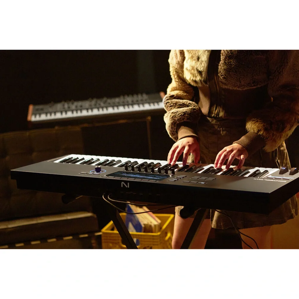 Native Instruments Komplete Kontrol S61 MK3 Midi Klavye