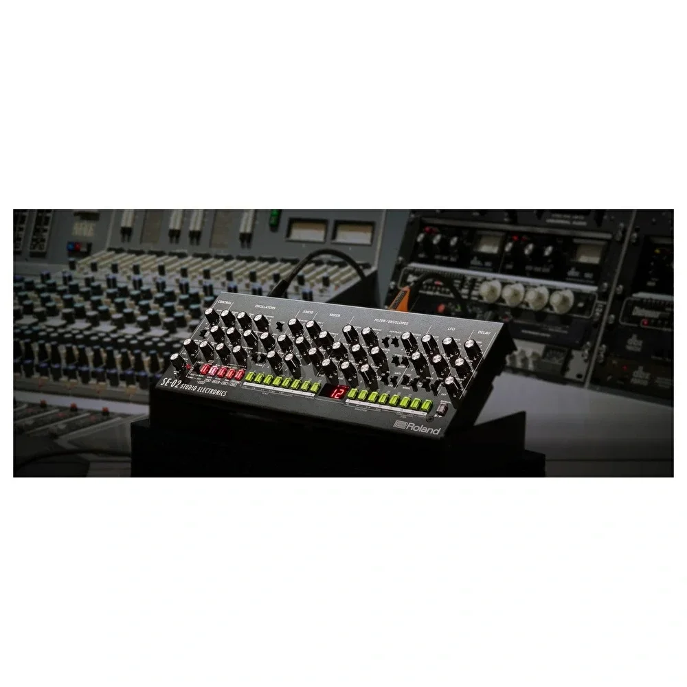 ROLAND SE-02 Analog Synthesizer