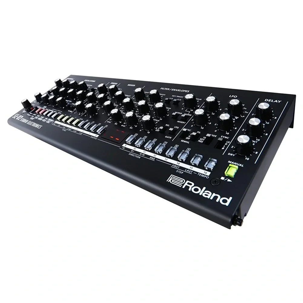 ROLAND SE-02 Analog Synthesizer